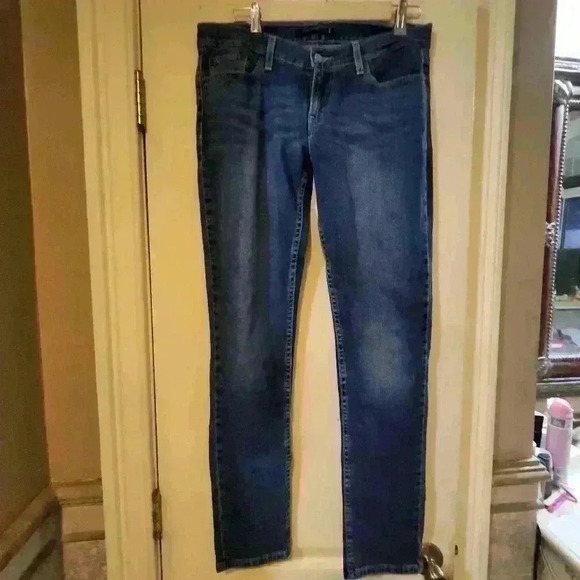18. 524 jeans  Too superlow by Levi's  medium  wash denim size 9 - Picture 2 of 8